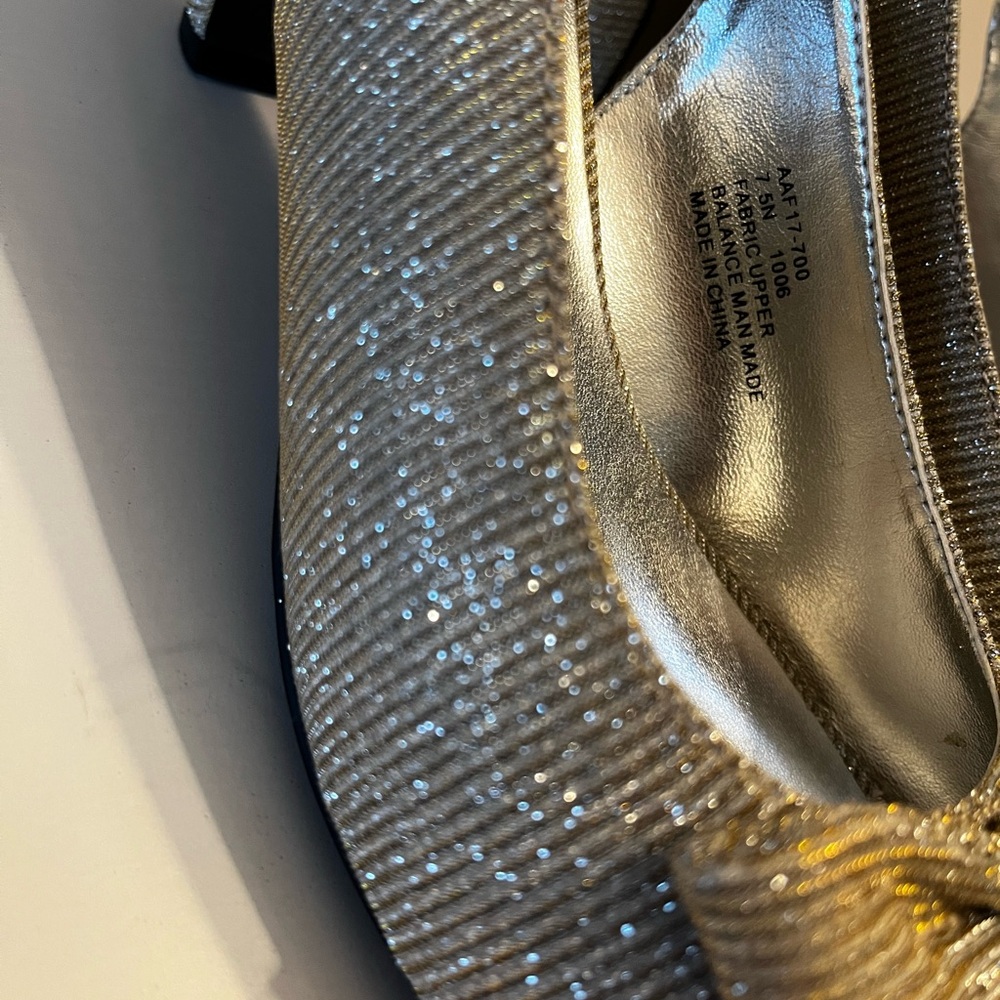 New without box- David Tate 7.5 sling back strike gold/ silver heel - Picture 8 of 8